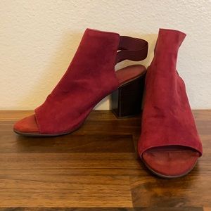Kenneth Cole Reaction Frida Booties (9.5)